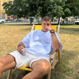 Oversize triko s motivem Brazílie přes celá záda nyní dostupné na e-shopu 🇧🇷 Nejedná se o limitovanou kolekci. Kusy jsou...